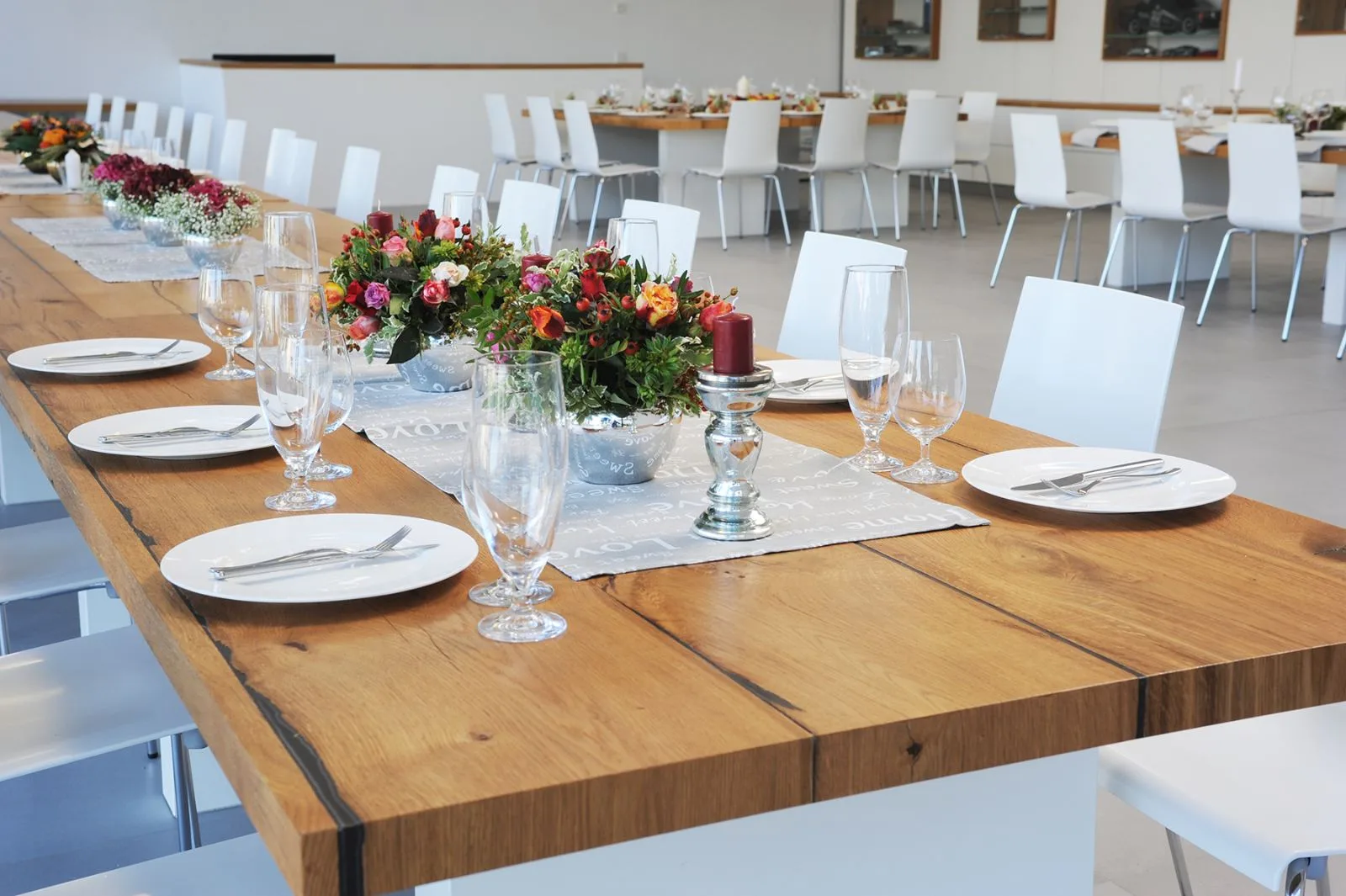 Bunte Festtafel für Geburtstage